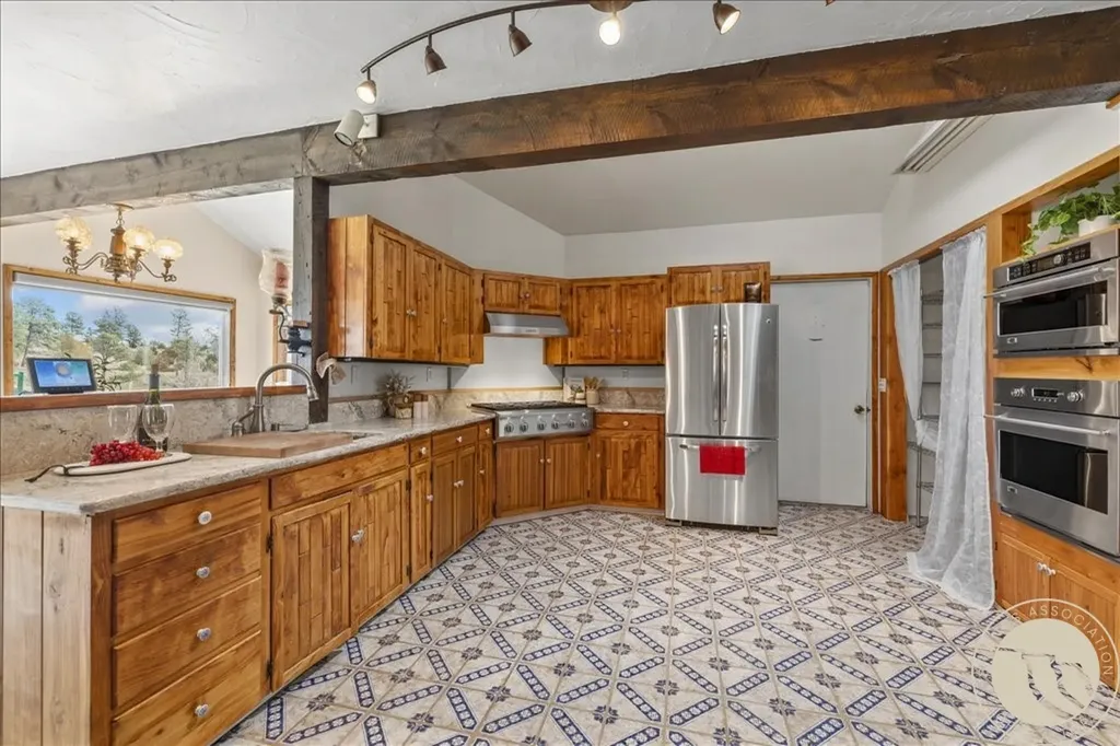 369 Border Trail Shepherd MT 59072