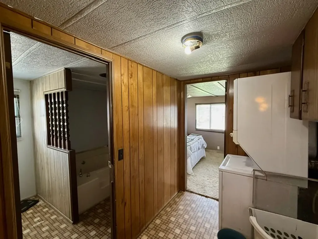 8 1st Avenue, Musselshell Other MT 59059