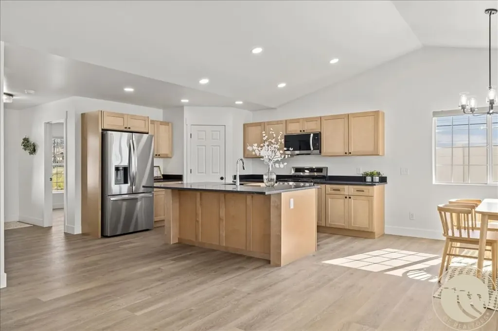 5502 Apple Rose Lane Billings MT 59106