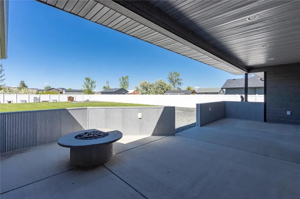 7 Autumn Road Park City MT 59063