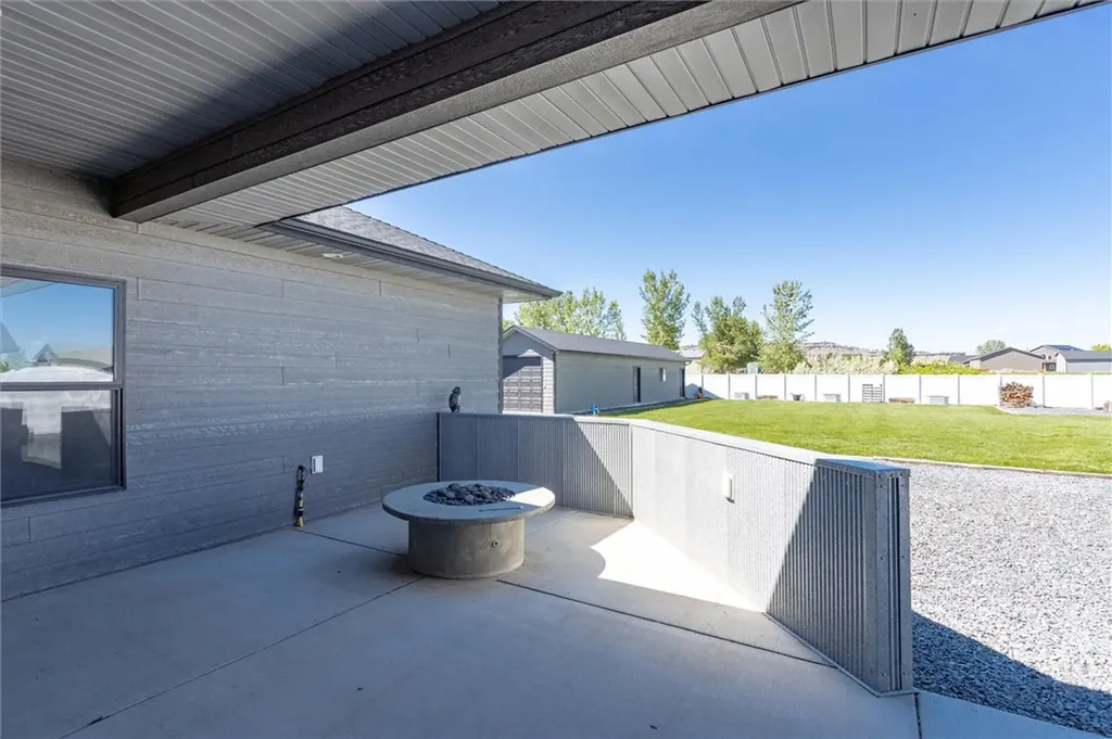 7 Autumn Road Park City MT 59063