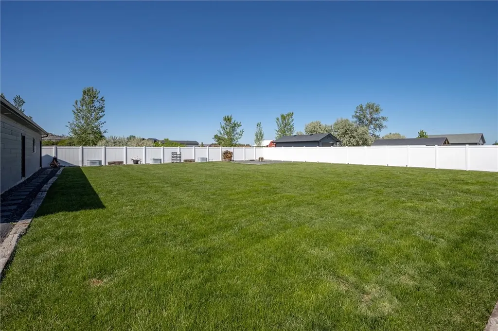 7 Autumn Road Park City MT 59063