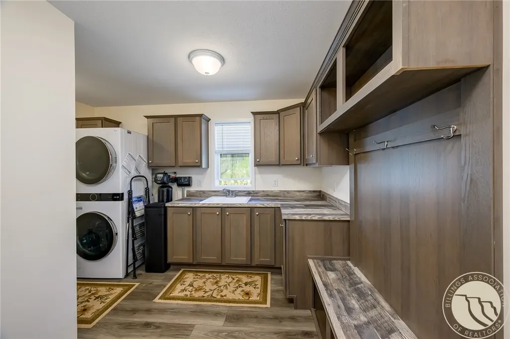 4 N Moonlight Drive Roundup MT 59072