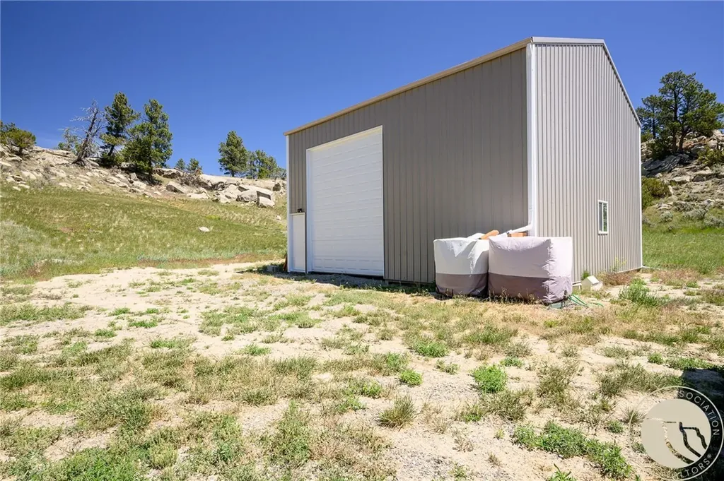 4 N Moonlight Drive Roundup MT 59072