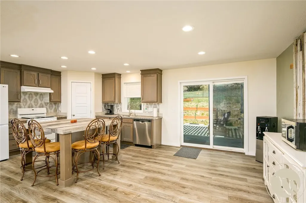 4 N Moonlight Drive Roundup MT 59072