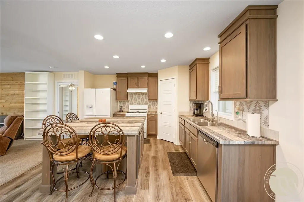 4 N Moonlight Drive Roundup MT 59072