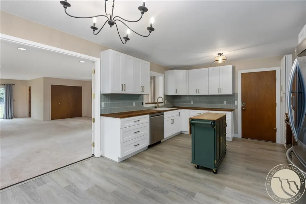 2112 Hoover Avenue Billings MT 59102