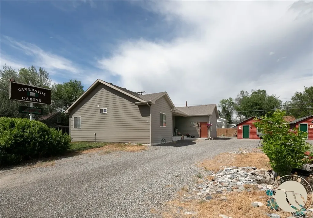44 W Pike Avenue Columbus MT 59019