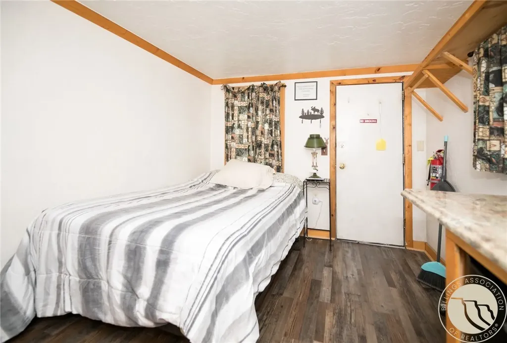 44 W Pike Avenue Columbus MT 59019