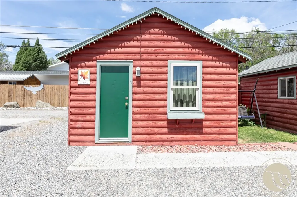 44 W Pike Avenue Columbus MT 59019