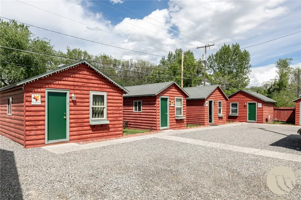 44 W Pike Avenue Columbus MT 59019