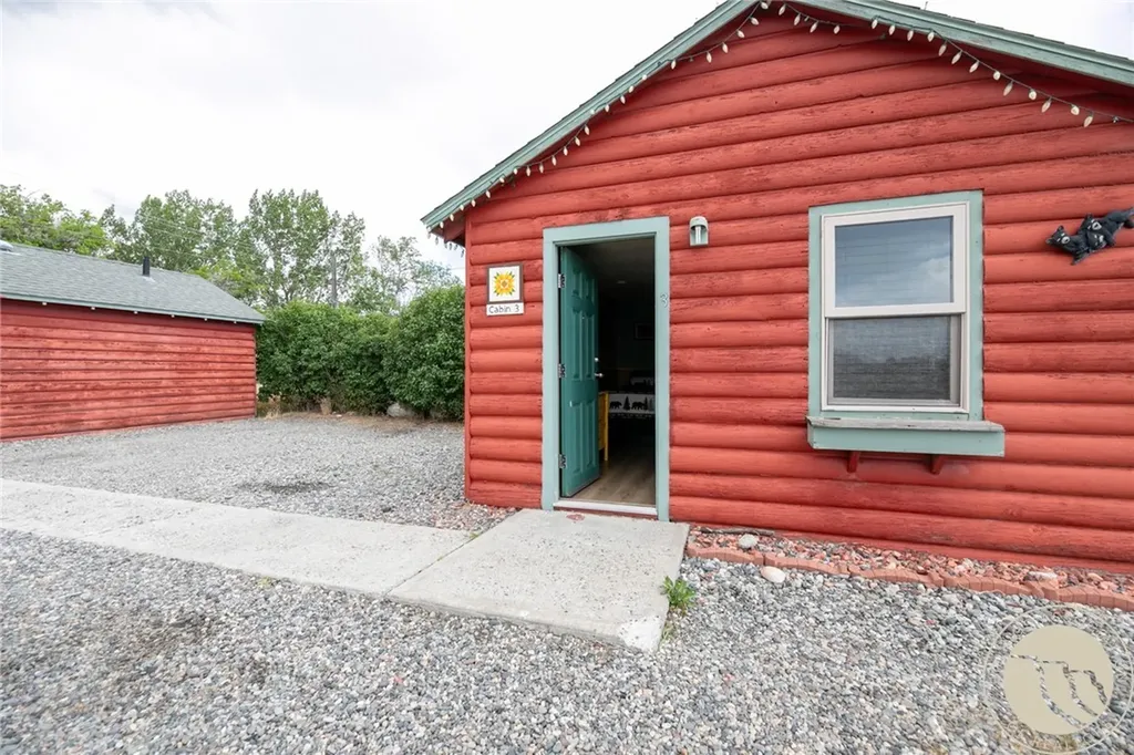 44 W Pike Avenue Columbus MT 59019
