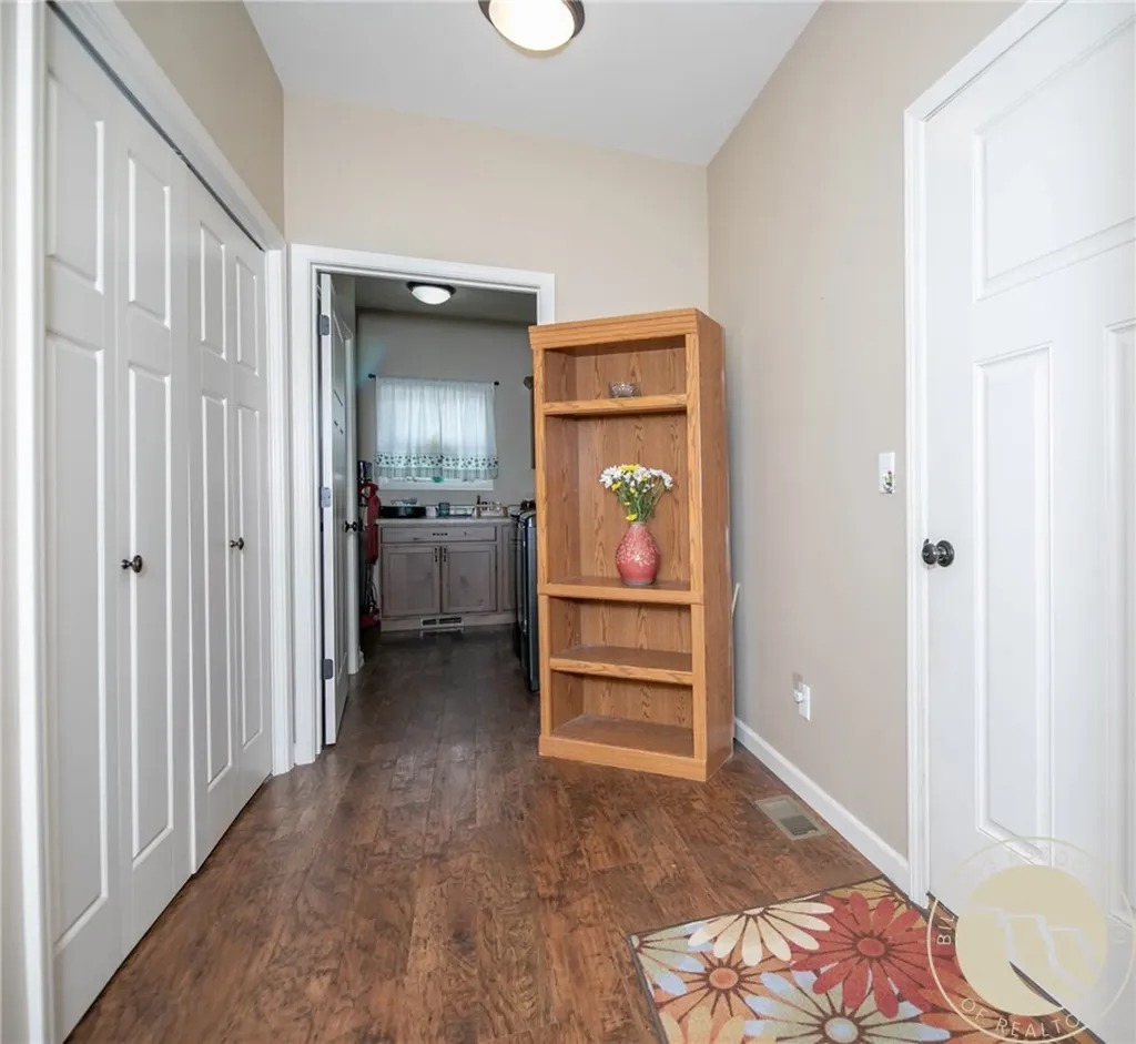 44 W Pike Avenue Columbus MT 59019
