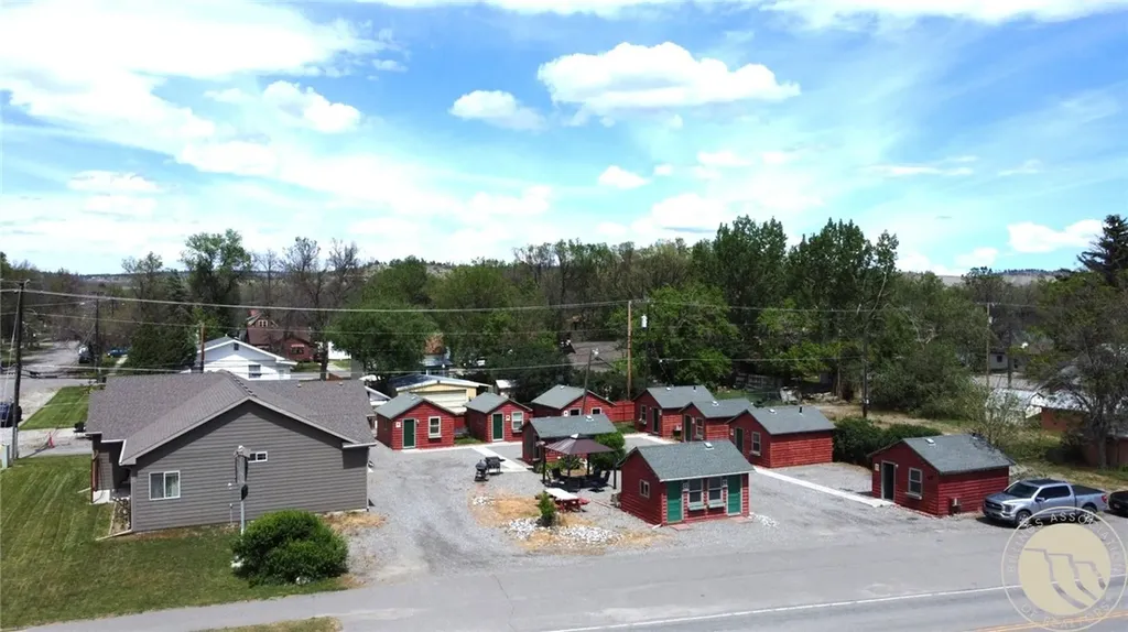 44 W Pike Avenue Columbus MT 59019