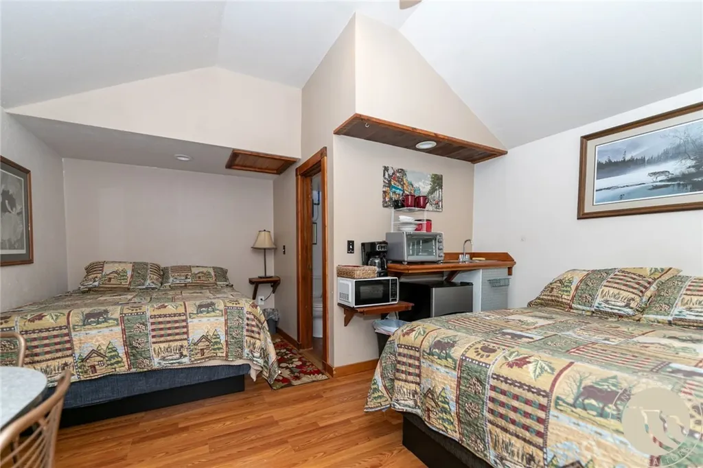 44 W Pike Avenue Columbus MT 59019