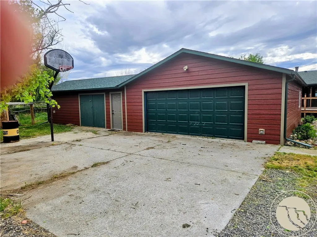 8730 Razor Creek Drive Shepherd MT 59079