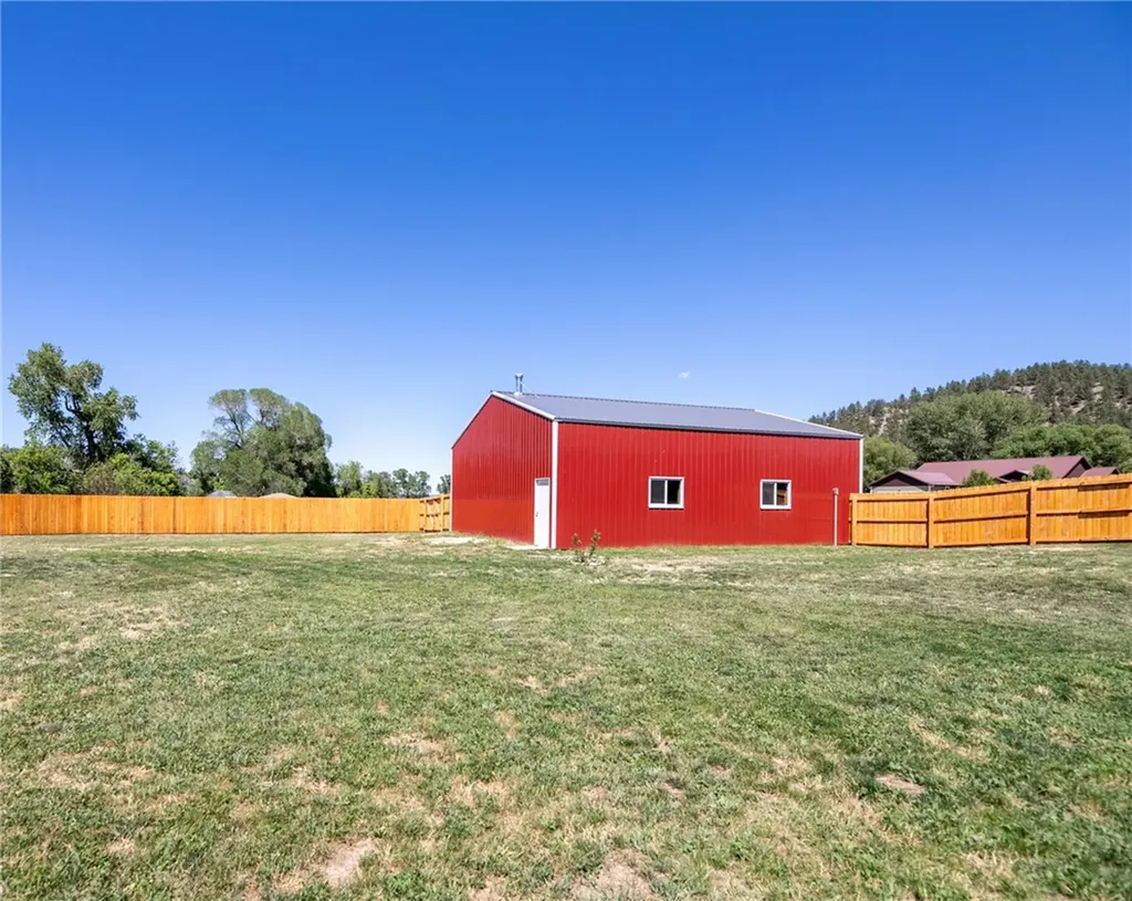 8 Culbertson Lane Columbus MT 59019