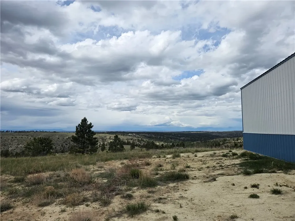 17 Grassland Way Roundup MT 59072