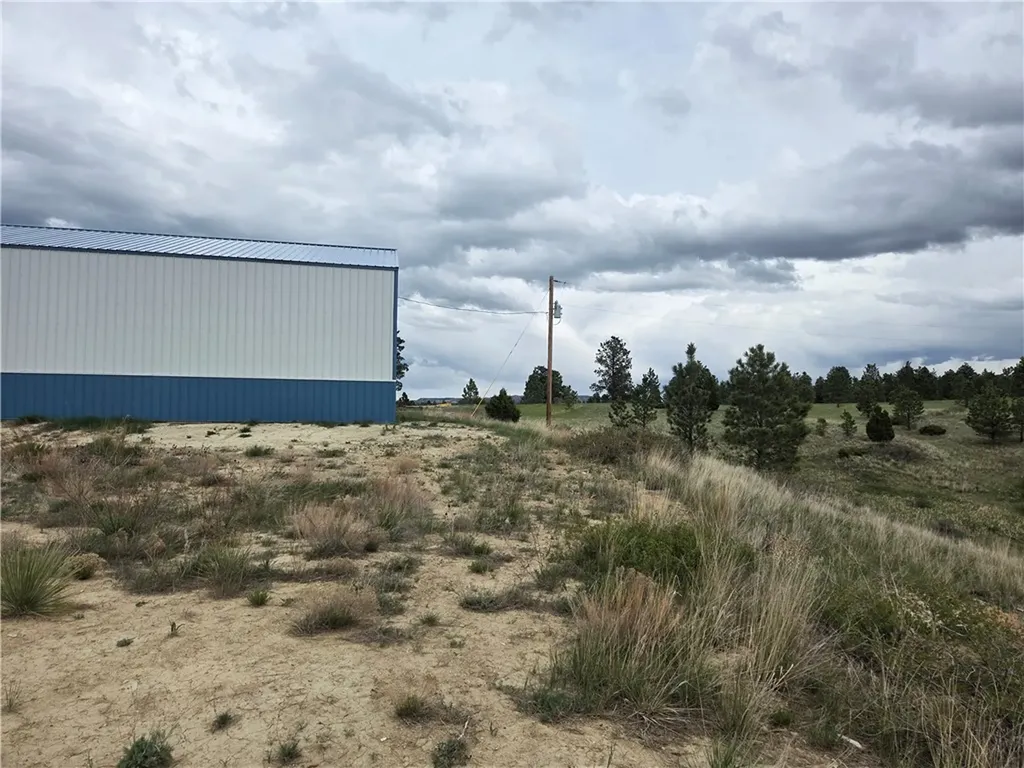 17 Grassland Way Roundup MT 59072