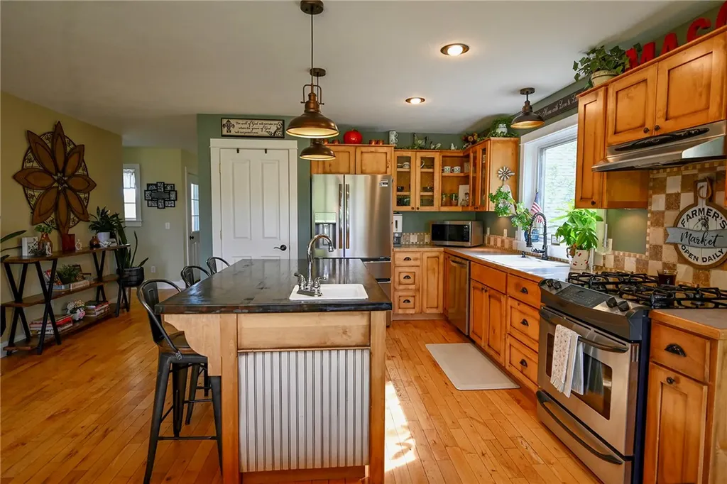 7543 Us Highway 212 Roberts MT 59070
