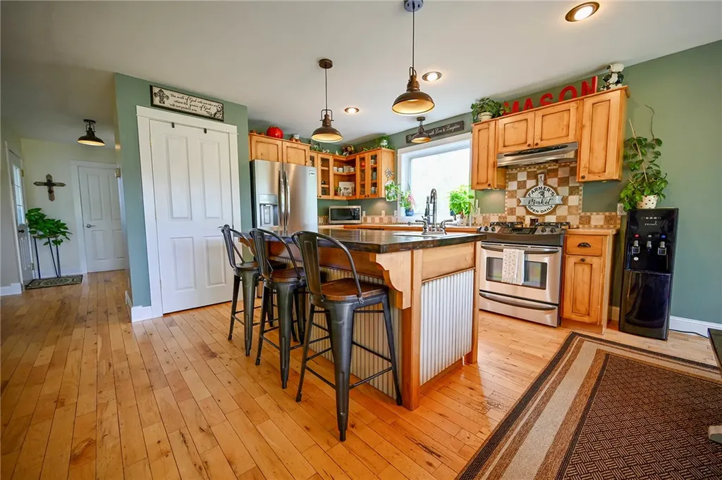 7543 Us Highway 212 Roberts MT 59070
