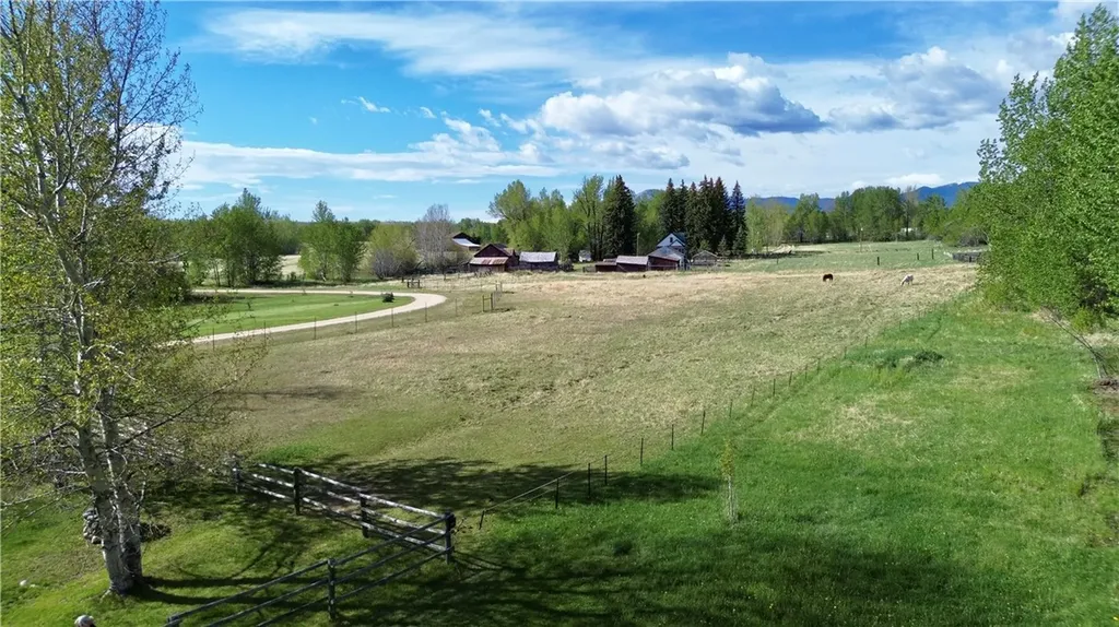 7543 Us Highway 212 Roberts MT 59070