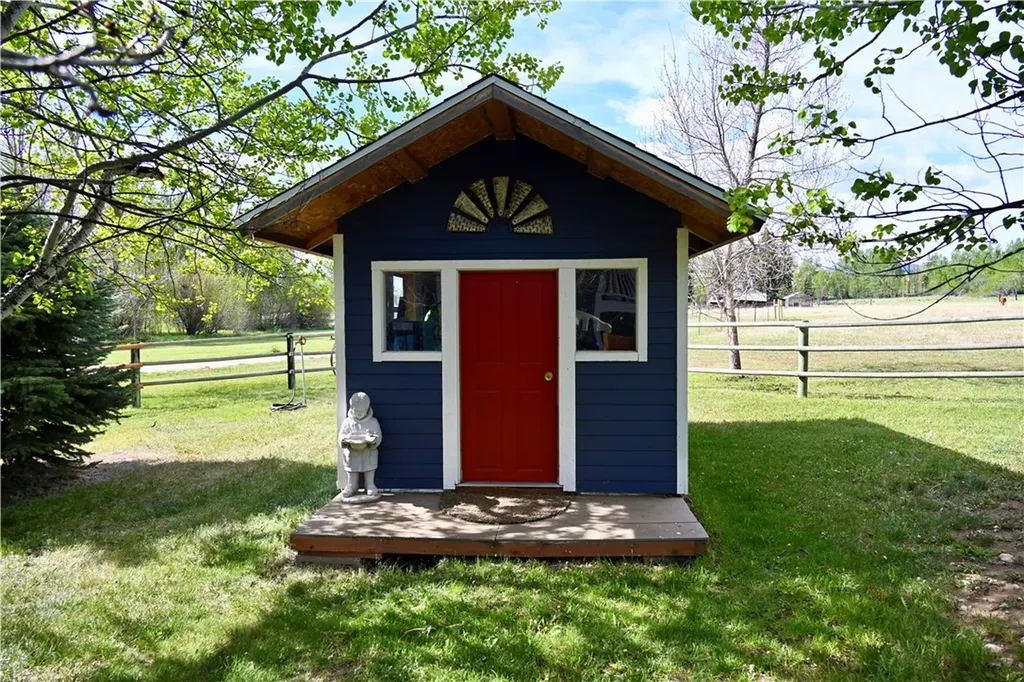 7543 Us Highway 212 Roberts MT 59070