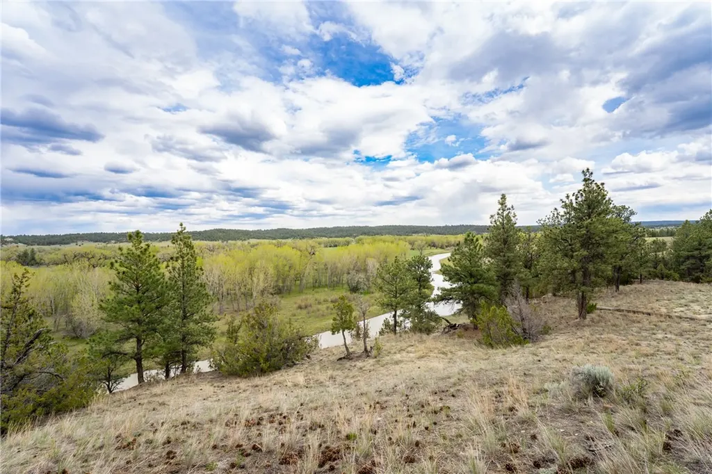 322 Bundy Road Lavina MT 59046