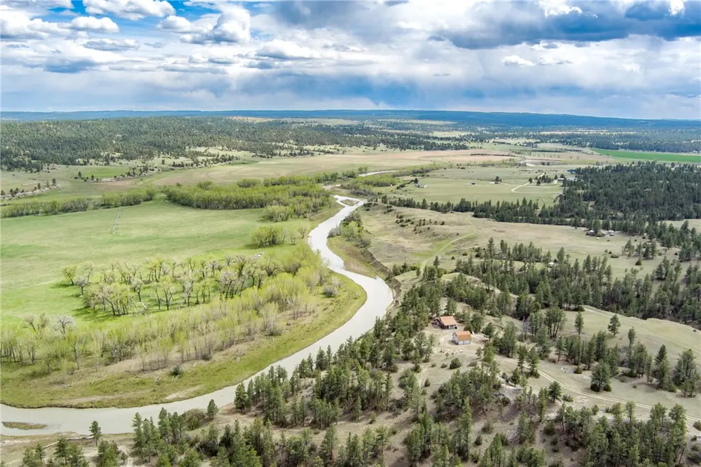 322 Bundy Road Lavina MT 59046