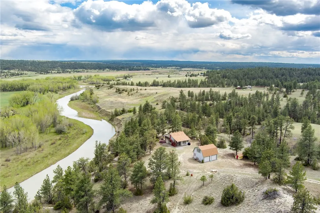 322 Bundy Road Lavina MT 59046