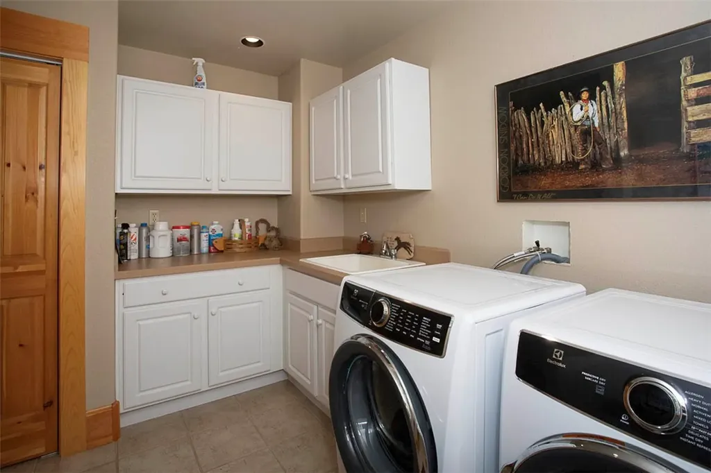 24 E Sheep Mountain Road Red Lodge MT 59068