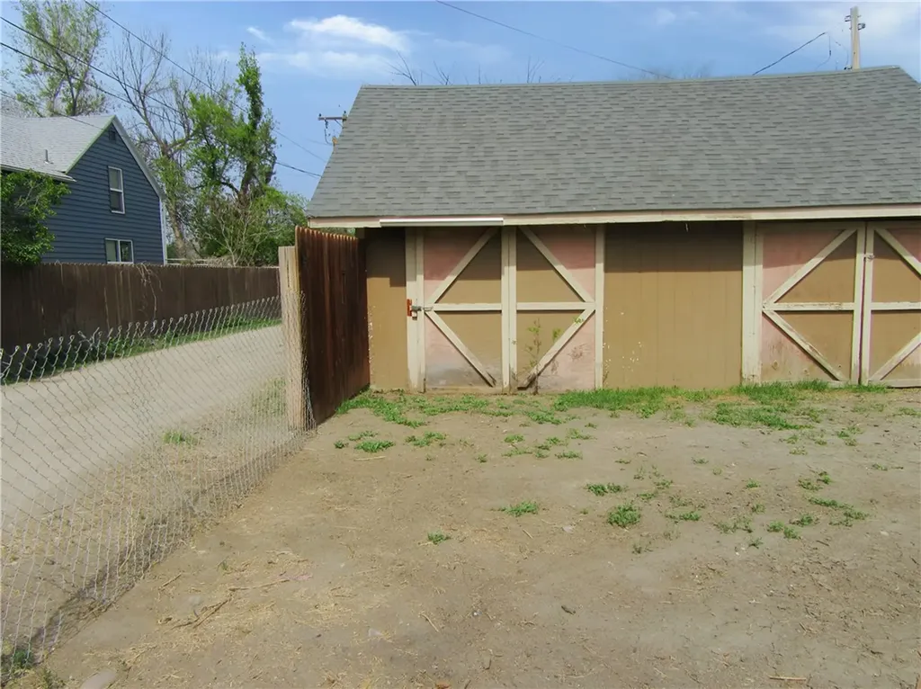121 Peritse Avenue Huntley MT 59037