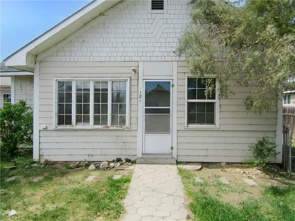 121 Peritse Avenue Huntley MT 59037
