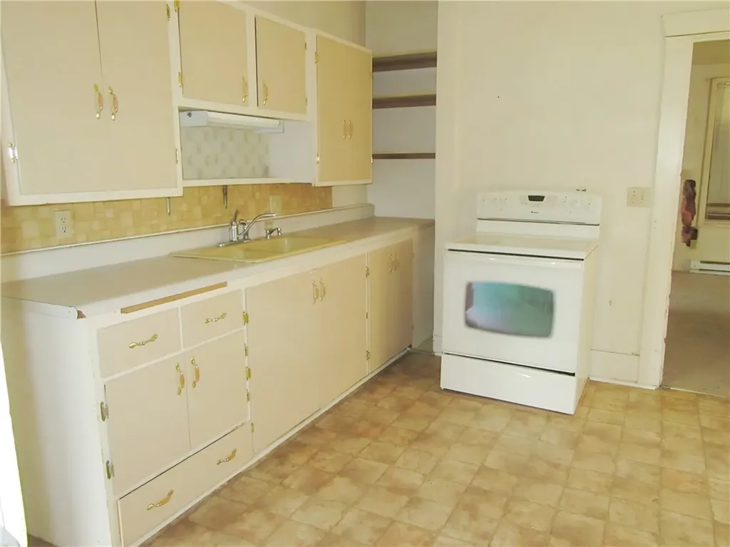 121 Peritse Avenue Huntley MT 59037
