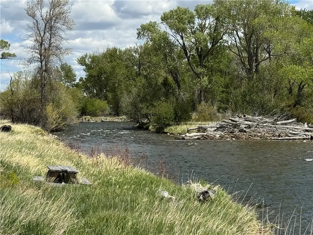 3 Fishing Hole Drive Big Timber MT 59011
