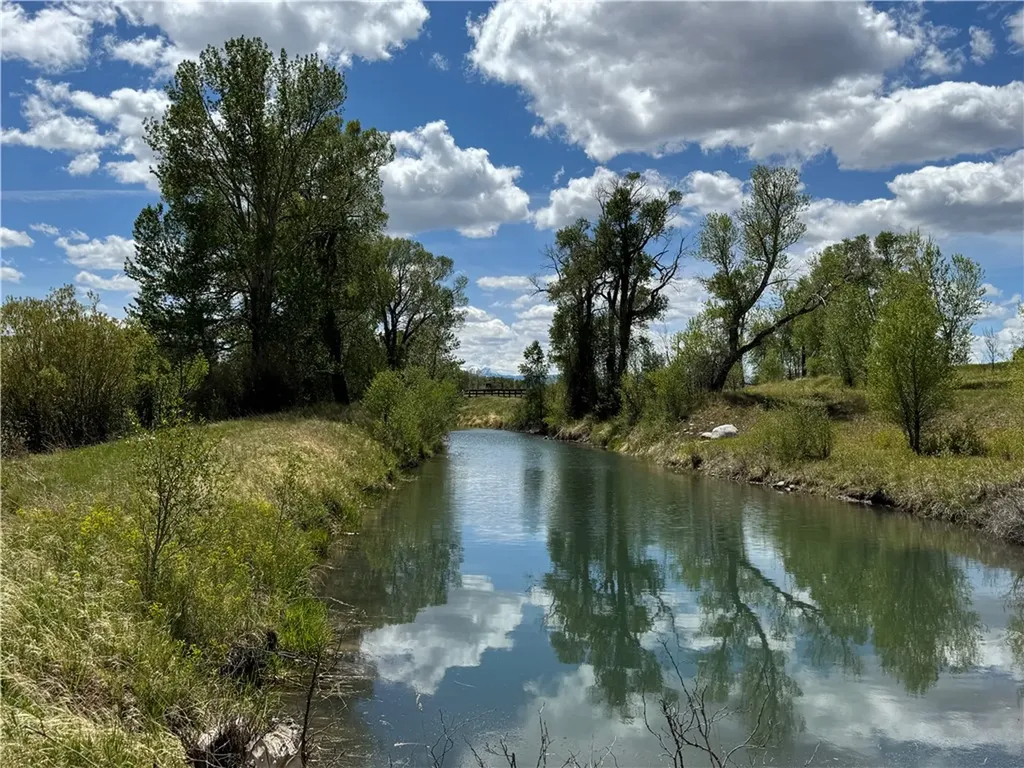 3 Fishing Hole Drive Big Timber MT 59011