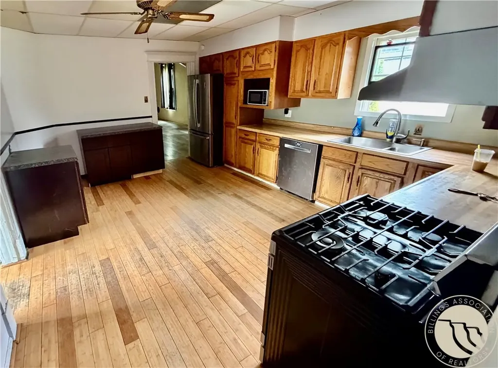 242 N 13th Avenue Forsyth MT 59327
