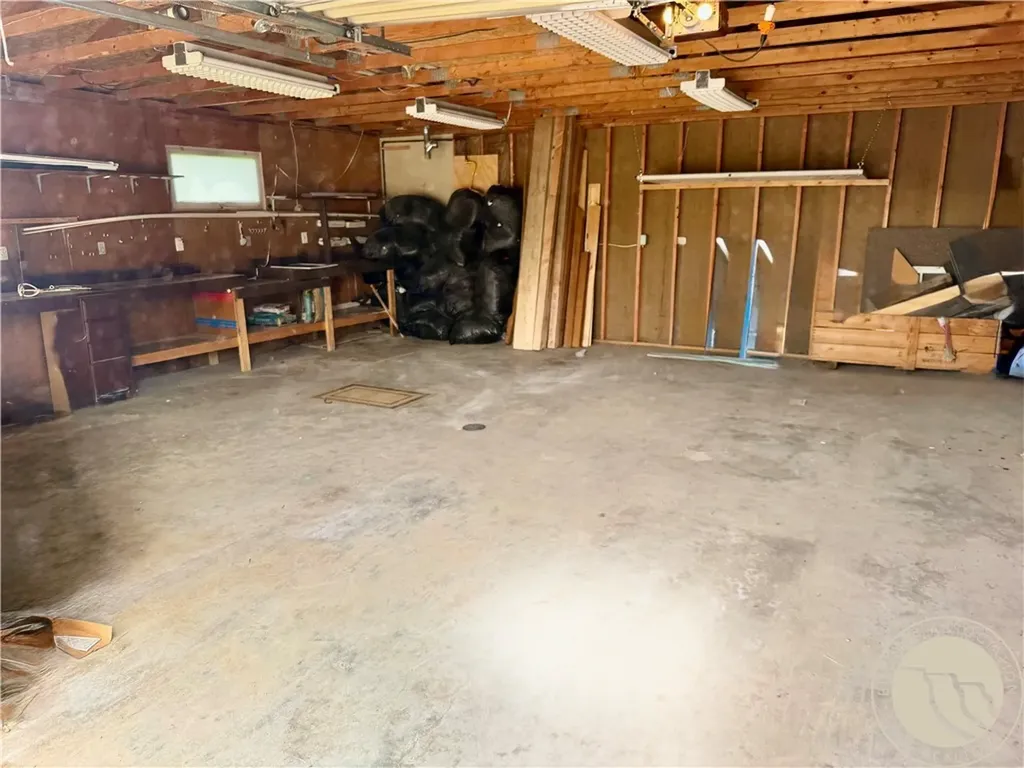 242 N 13th Avenue Forsyth MT 59327