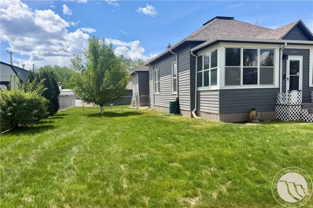 242 N 13th Avenue Forsyth MT 59327