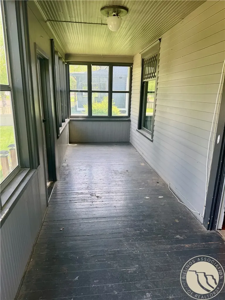 242 N 13th Avenue Forsyth MT 59327