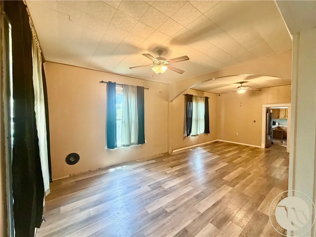 242 N 13th Avenue Forsyth MT 59327