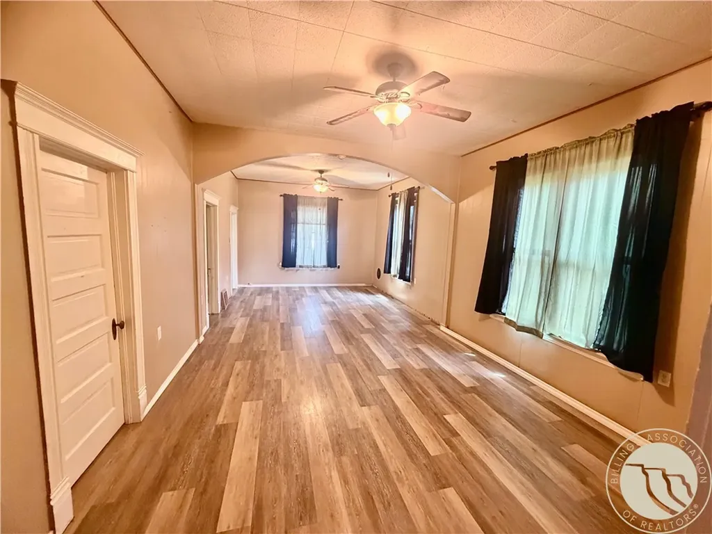 242 N 13th Avenue Forsyth MT 59327