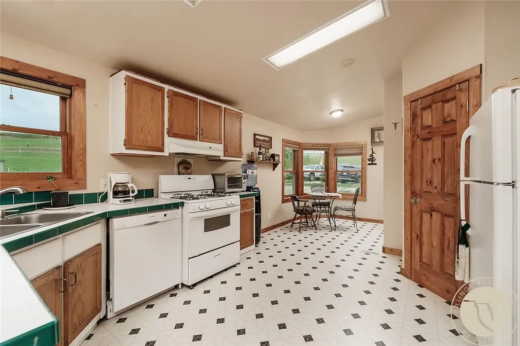 3 Rolling Hills Red Lodge MT 59068
