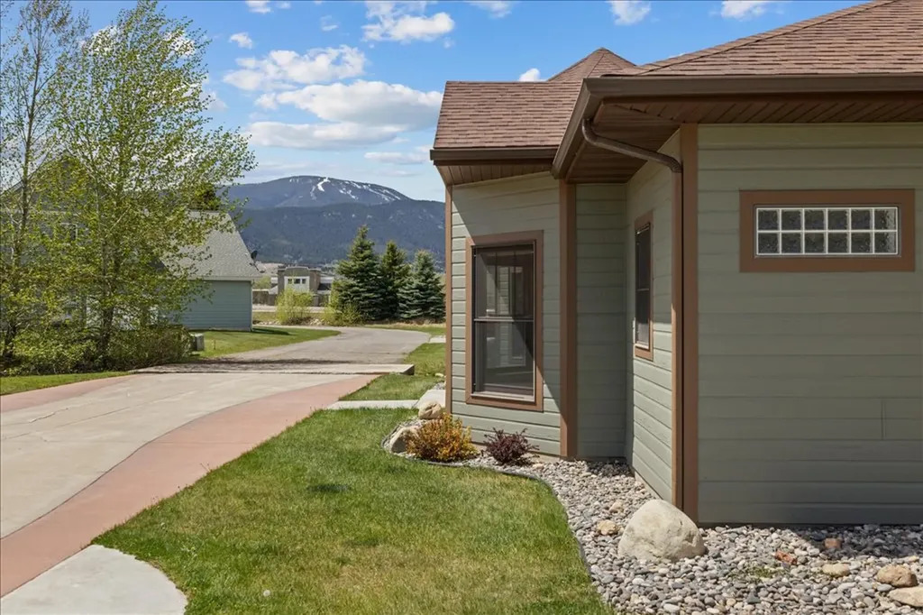 23 Lindsay Lane Red Lodge MT 59068