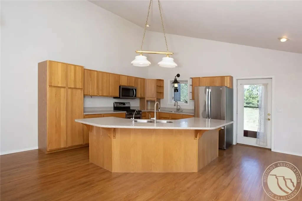 1205 Stonehouse Road Shepherd MT 59079