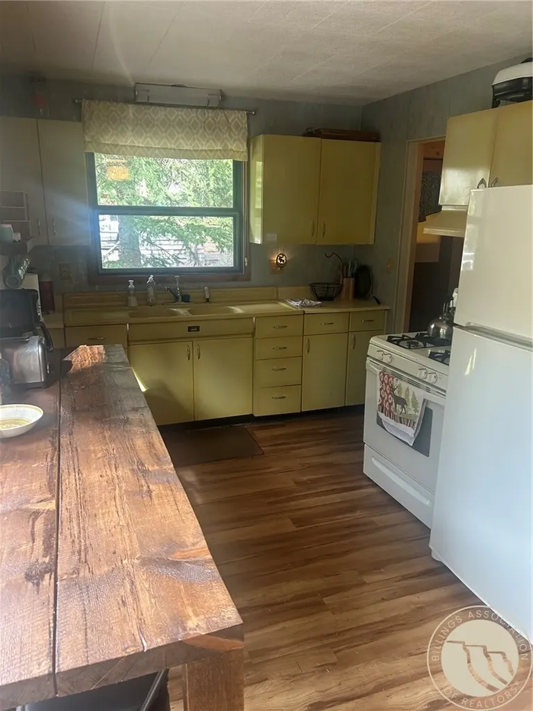 7 Grizzly Bear Road Cooke City MT 59081