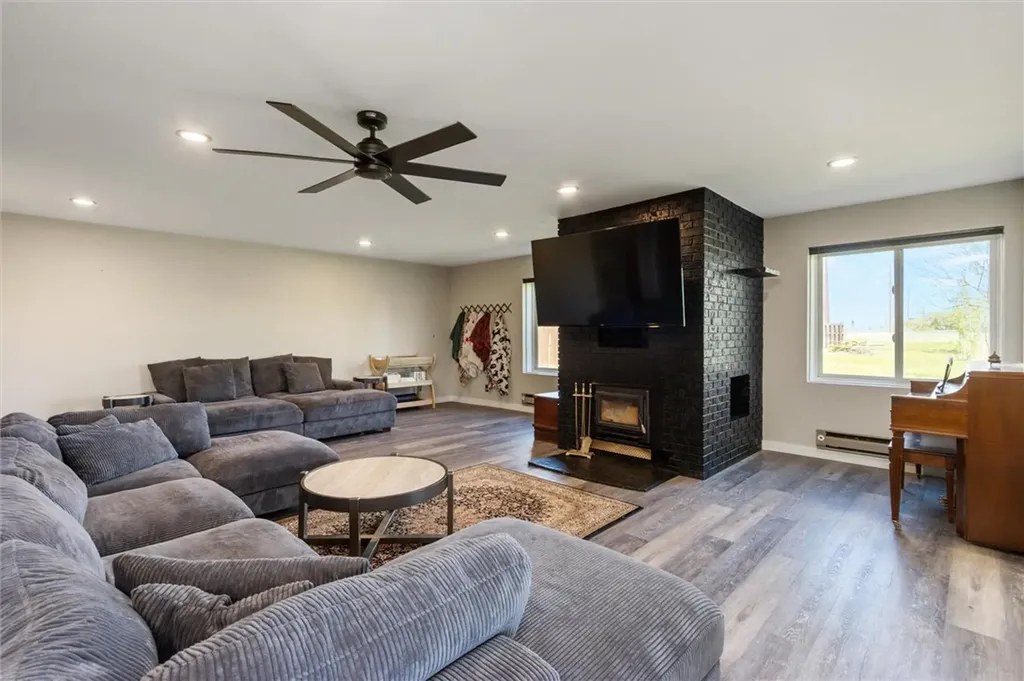 1679 Jute Street Huntley MT 59037
