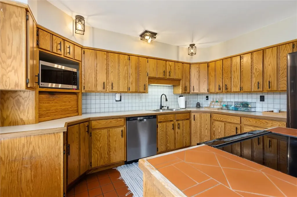 1679 Jute Street Huntley MT 59037