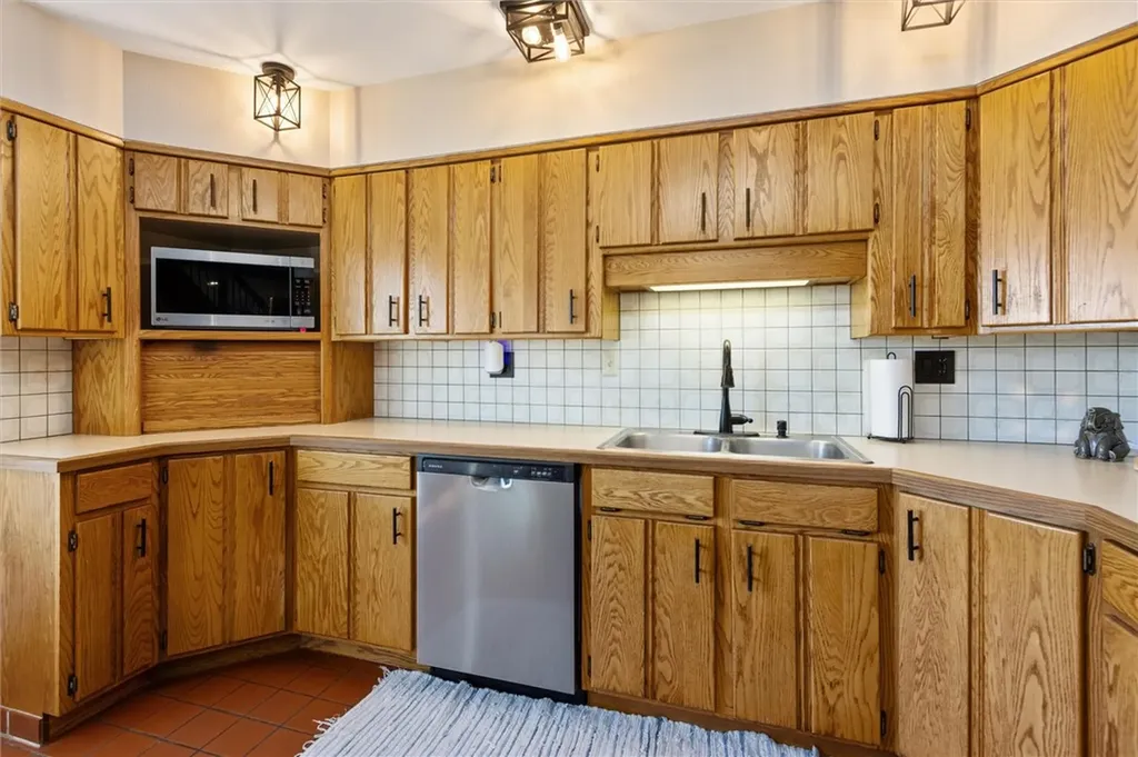 1679 Jute Street Huntley MT 59037