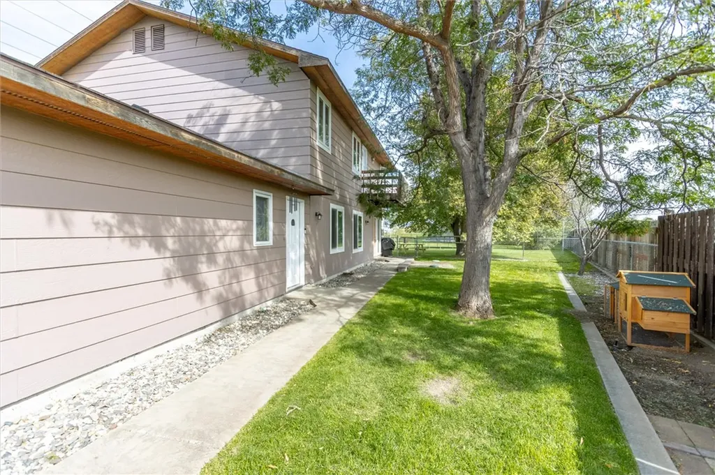 1679 Jute Street Huntley MT 59037